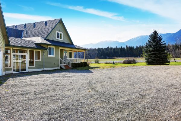 Driveway Gravel Leveling in Moorhead